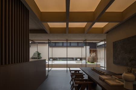 Younch Hotel